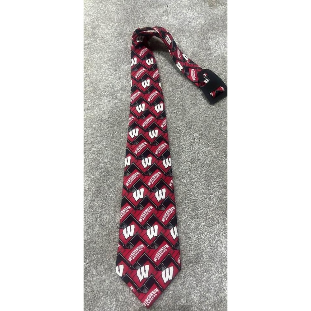 Wisconsin Badgers Silk Tie Red Black NCAA Collegiate Mens Necktie NEW
